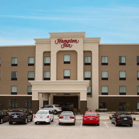 Hampton Inn Mcpherson Exterior photo