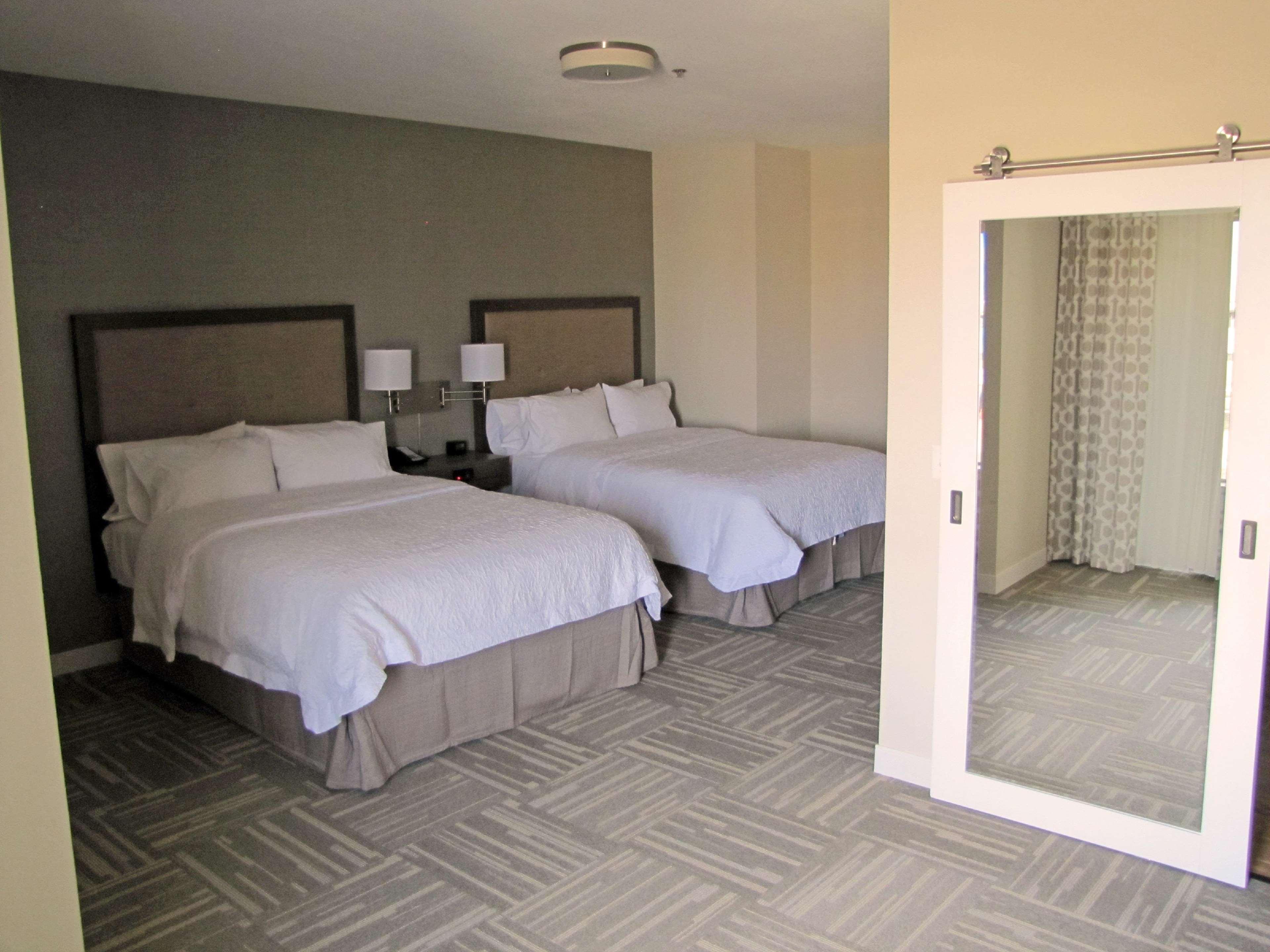 Hampton Inn Mcpherson Exterior photo